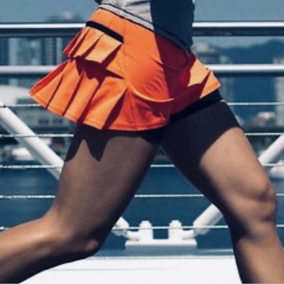 RARE! Lululemon Light Flare Tonka Stripe Cashew Pleated Pace Setter Skirt Sz 4 - Picture 6 of 6